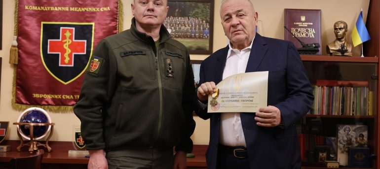 Голова благодійної організації «Фонд Бумбураса», Президент будівельної компанії «Гефест» та Почесний консул Греції у Херсоні Пантелеймон Бумбурас отримав відзнаку Міністра оборони України «За сприяння обороні України».